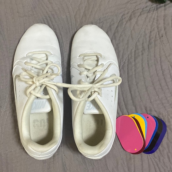 Nike cheer shoes - Picture 1 of 4